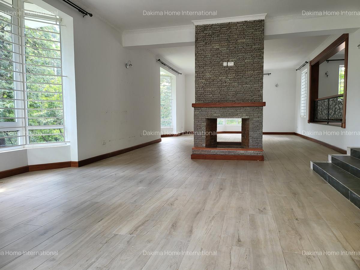 5 Bed Townhouse with En Suite in Rosslyn - 5