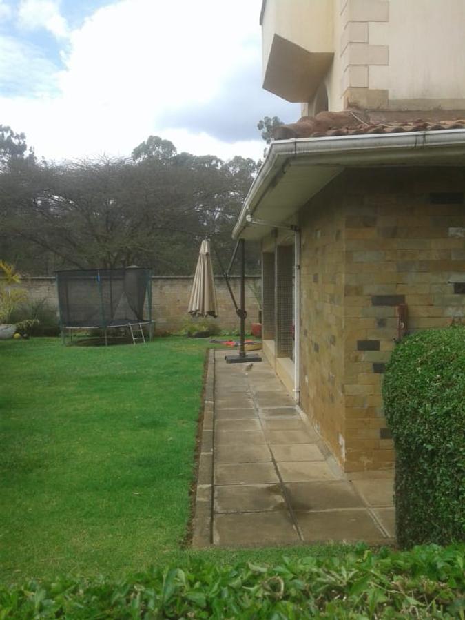5 Bed Townhouse with En Suite in Lavington - 2