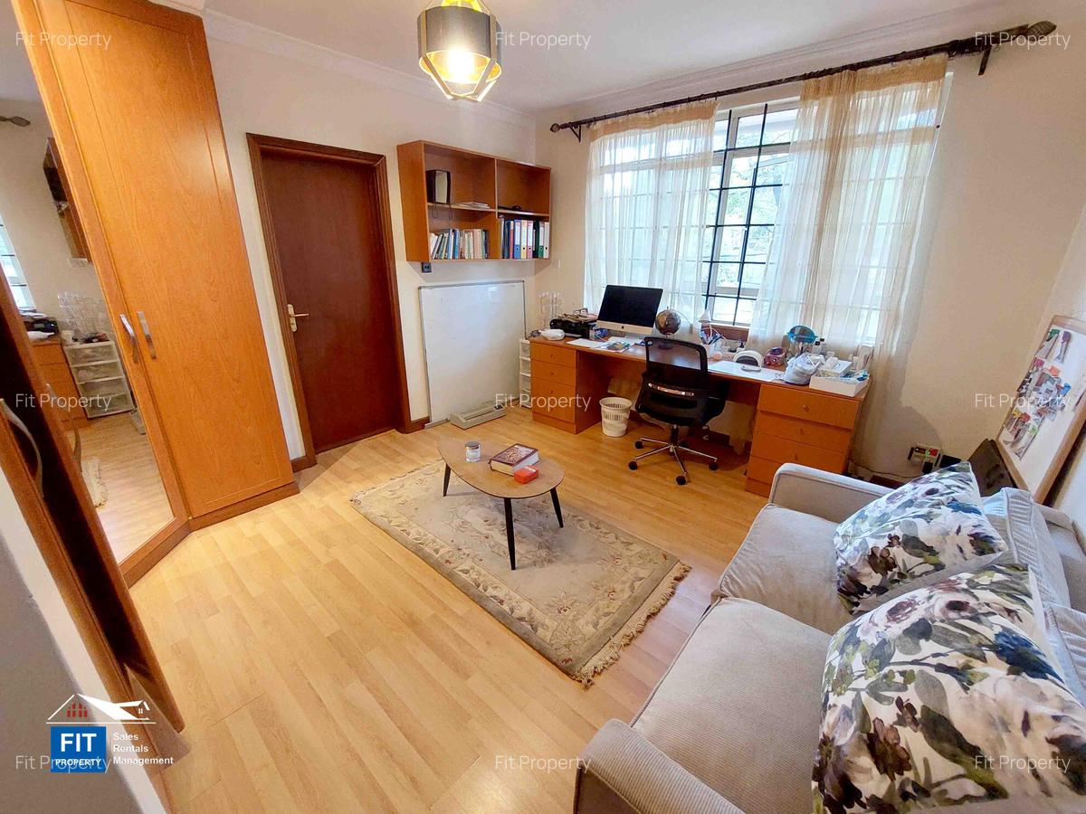 6 Bed House with En Suite at Nairobi - 15