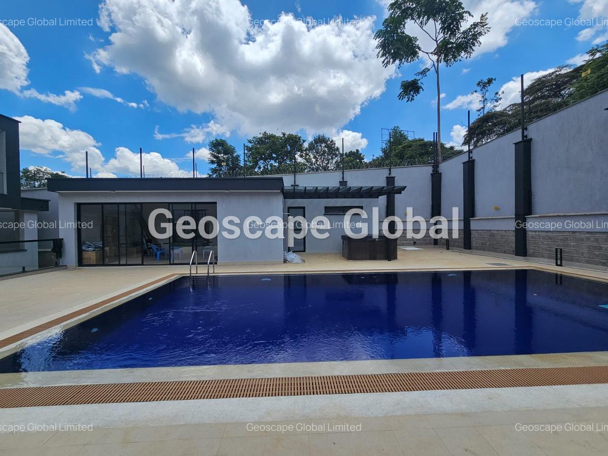 5 Bed House with En Suite in Nyari - 1