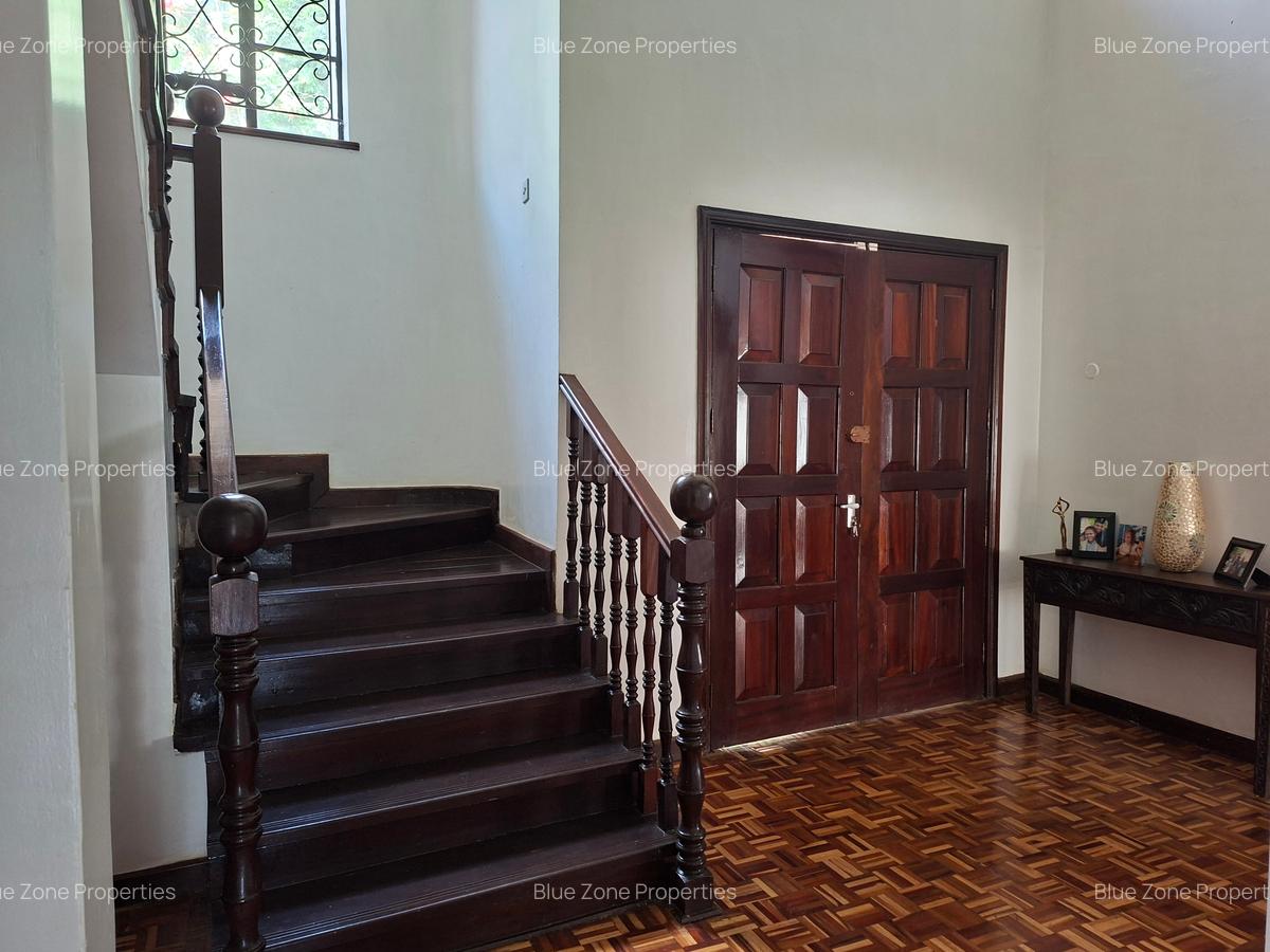 5 Bed Townhouse with En Suite at Ibis Crescent - 5