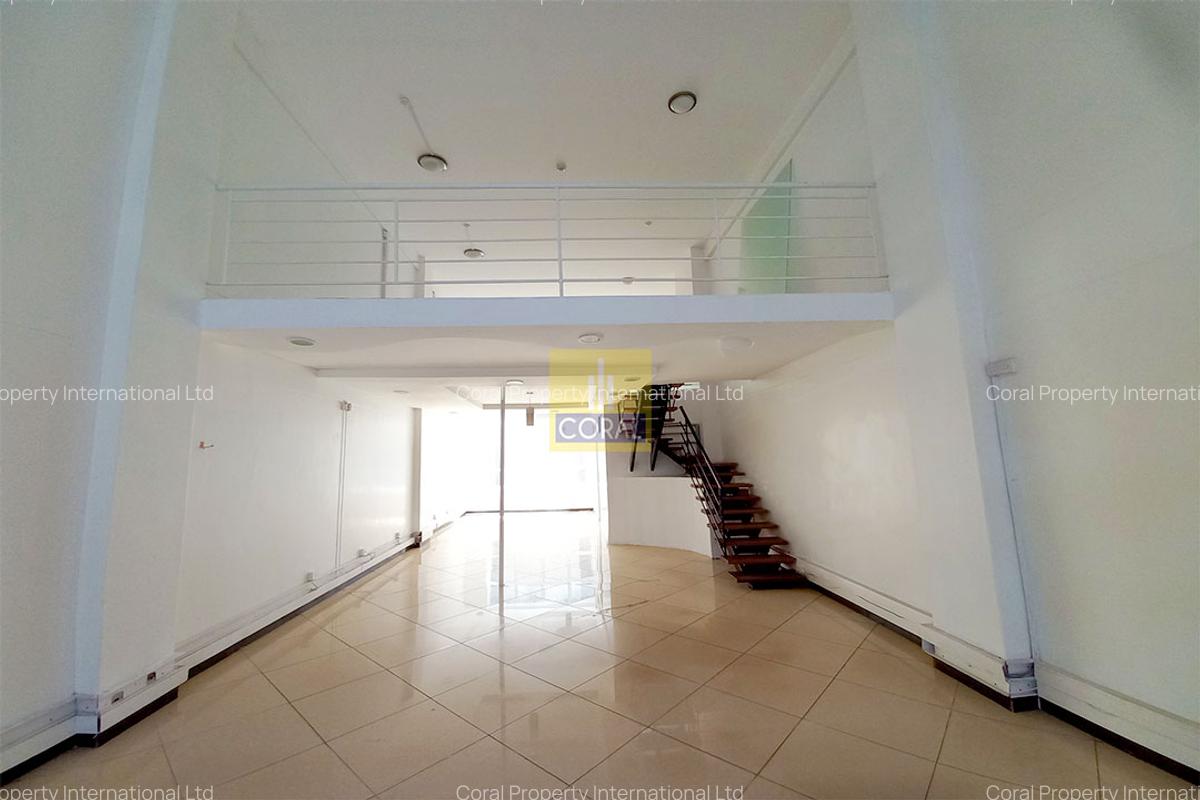 2,000 ft² Shop with Backup Generator in Westlands Area - 3