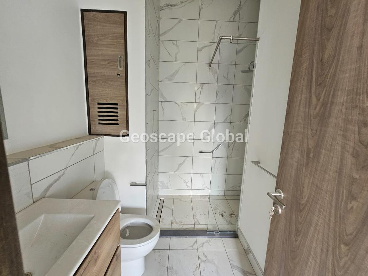 2 Bed Apartment with En Suite in Rosslyn - 7