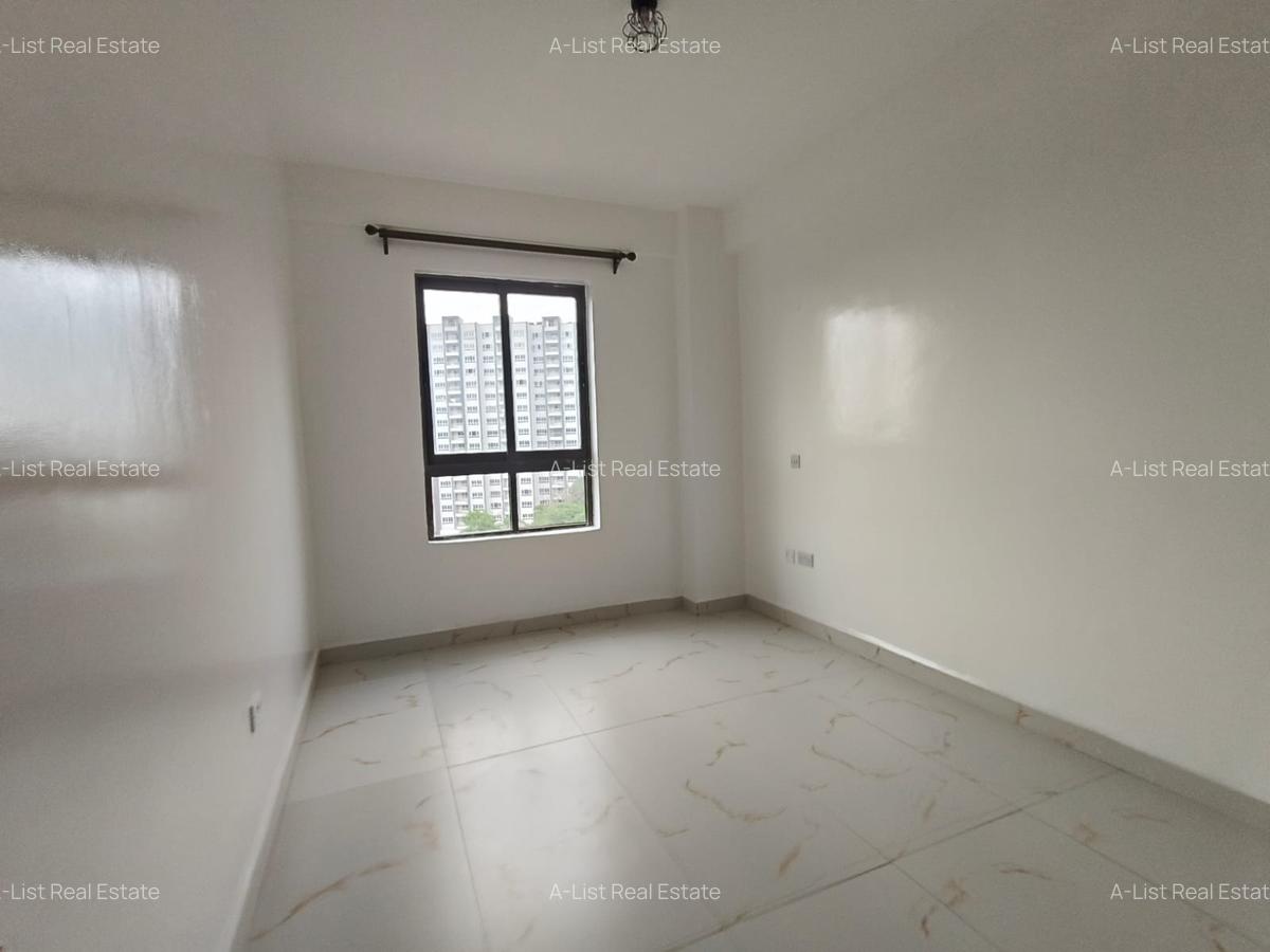 4 Bed Apartment with En Suite at Parklands - 12