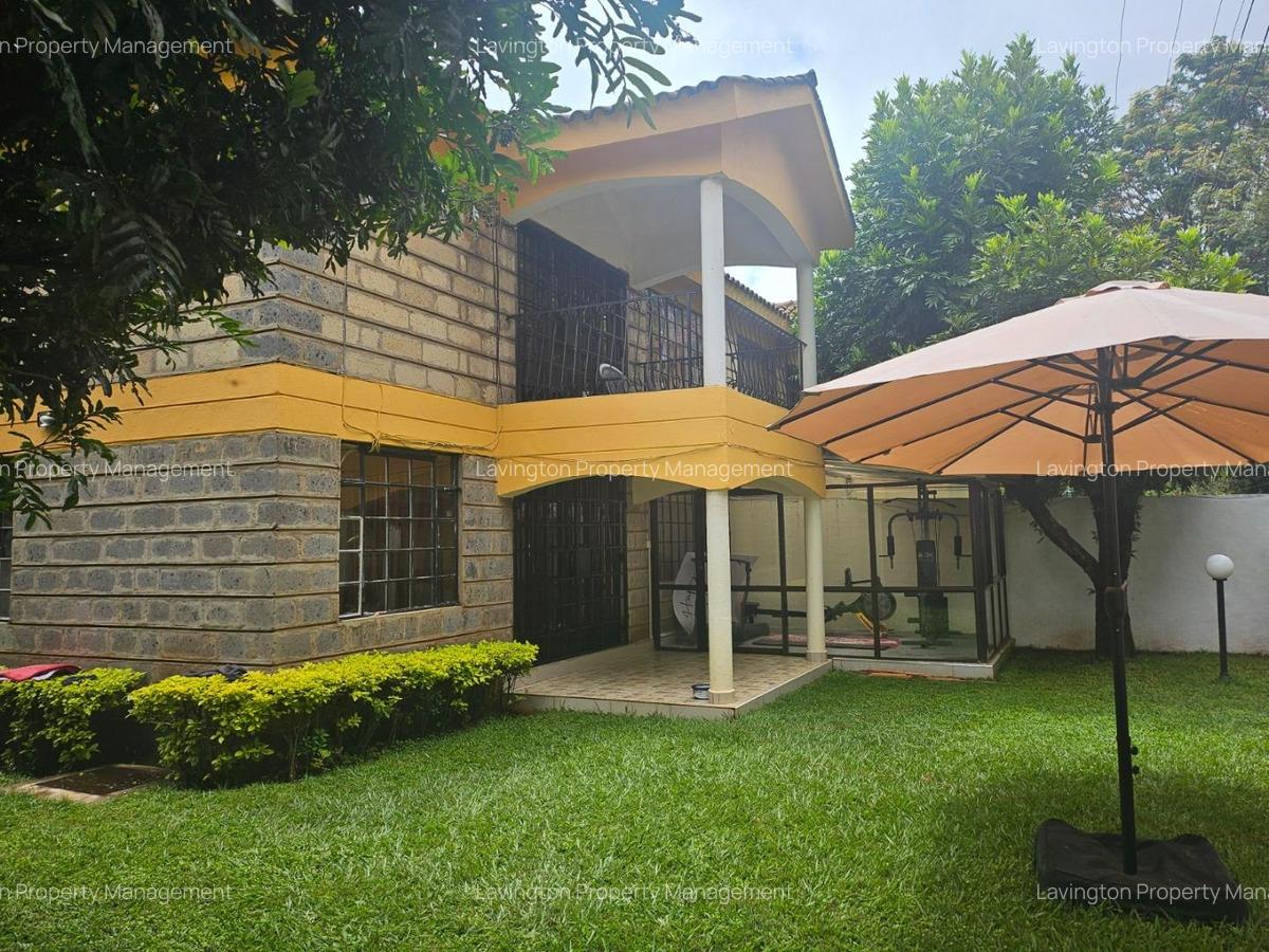 4 Bed Villa with En Suite at Lavington Green - 1