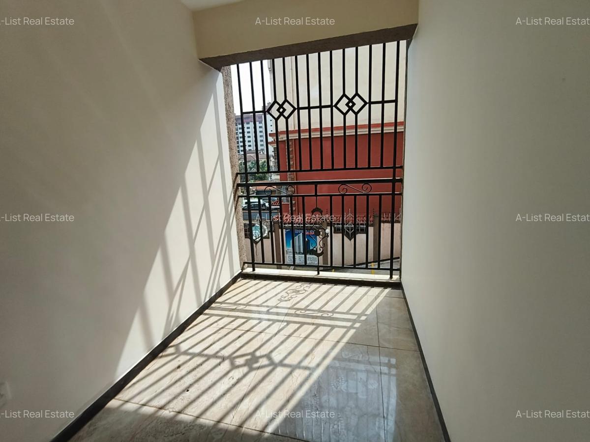 3 Bed Apartment with En Suite at Denis Pritt - 13