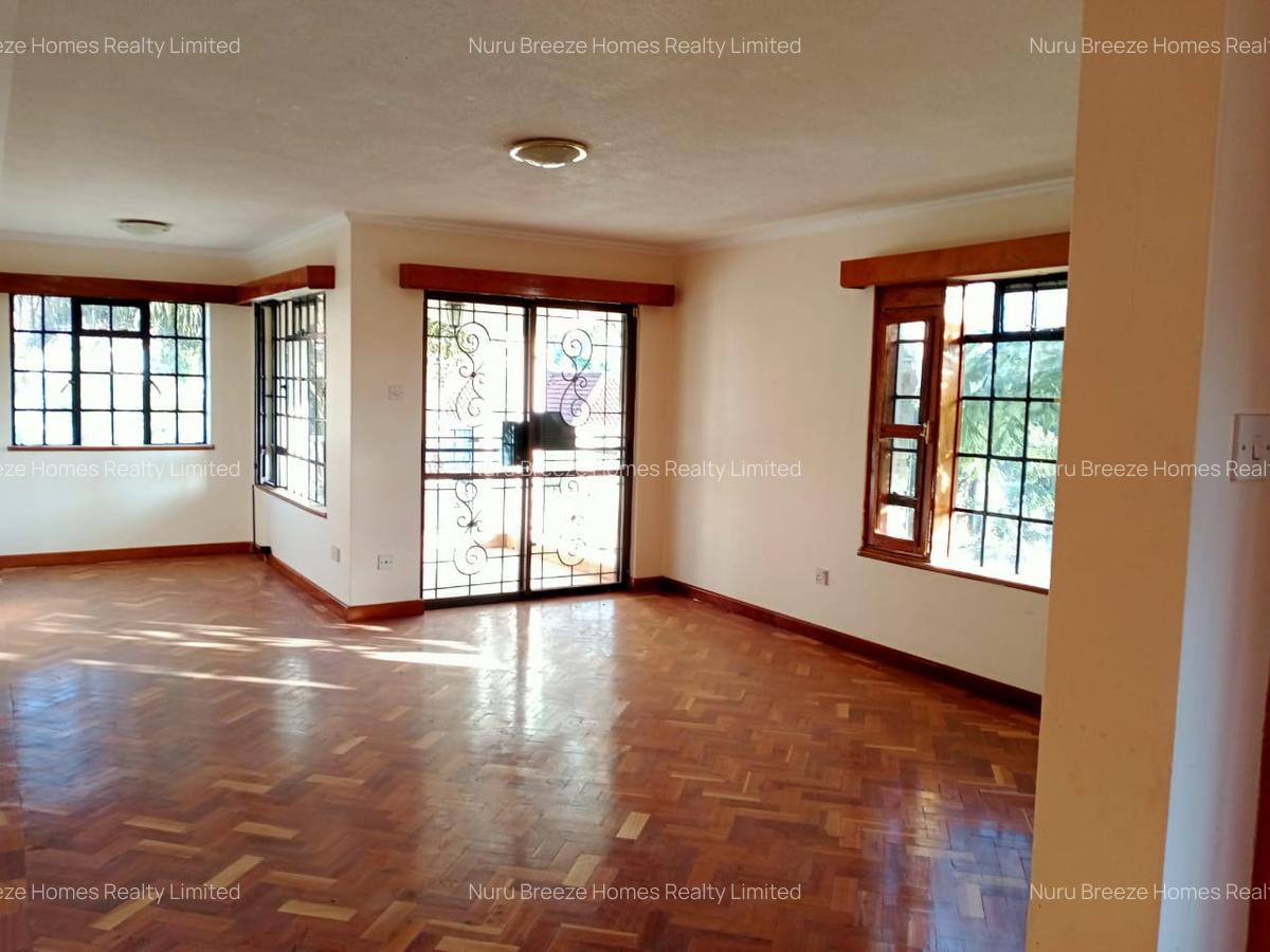 4 Bed Townhouse with En Suite in Spring Valley - 4
