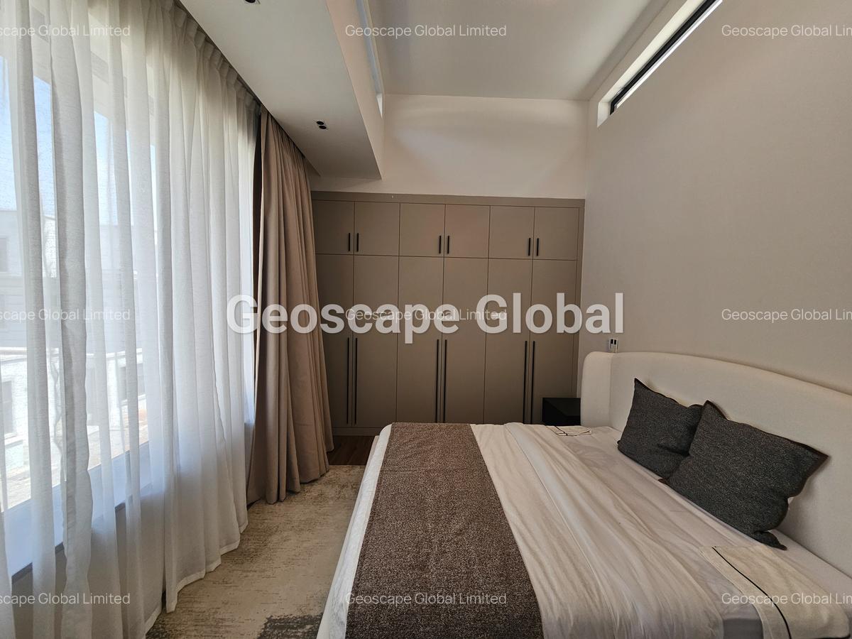 5 Bed House with En Suite in Runda - 13