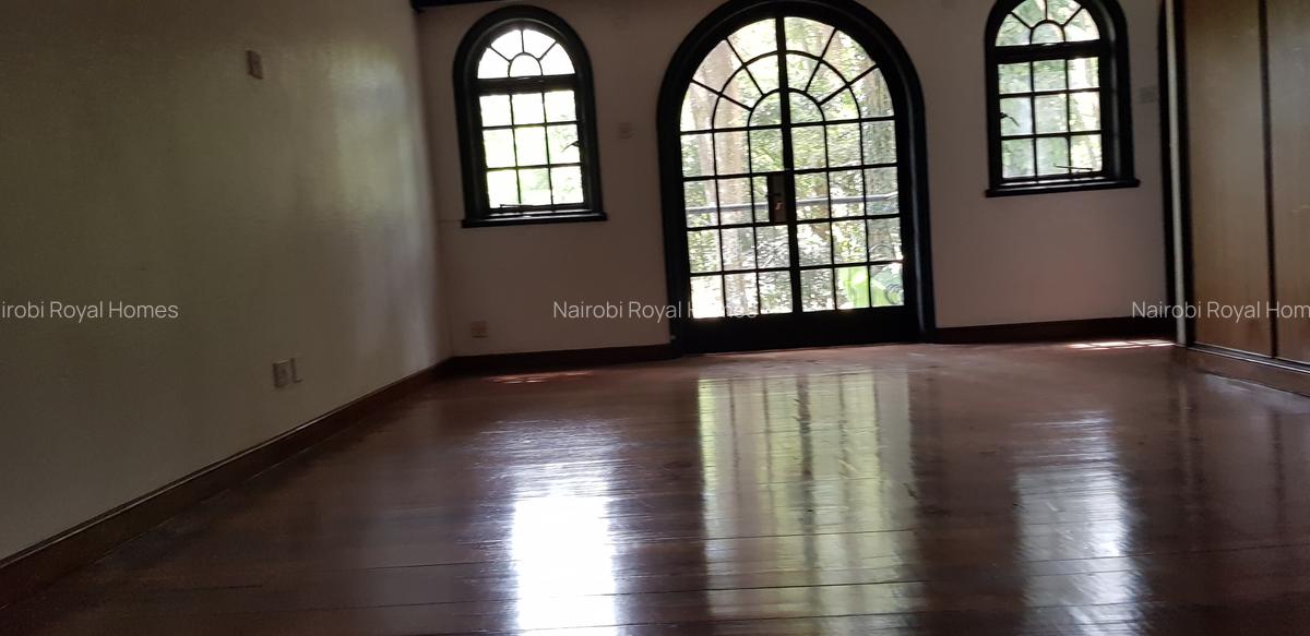 4 Bed Townhouse with En Suite at Lavington Riveside - 12