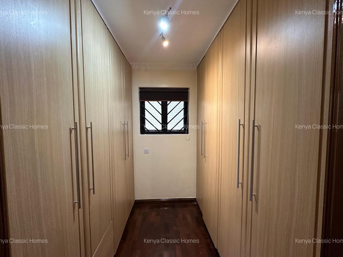 3 Bed Apartment with En Suite at Lavington - 13