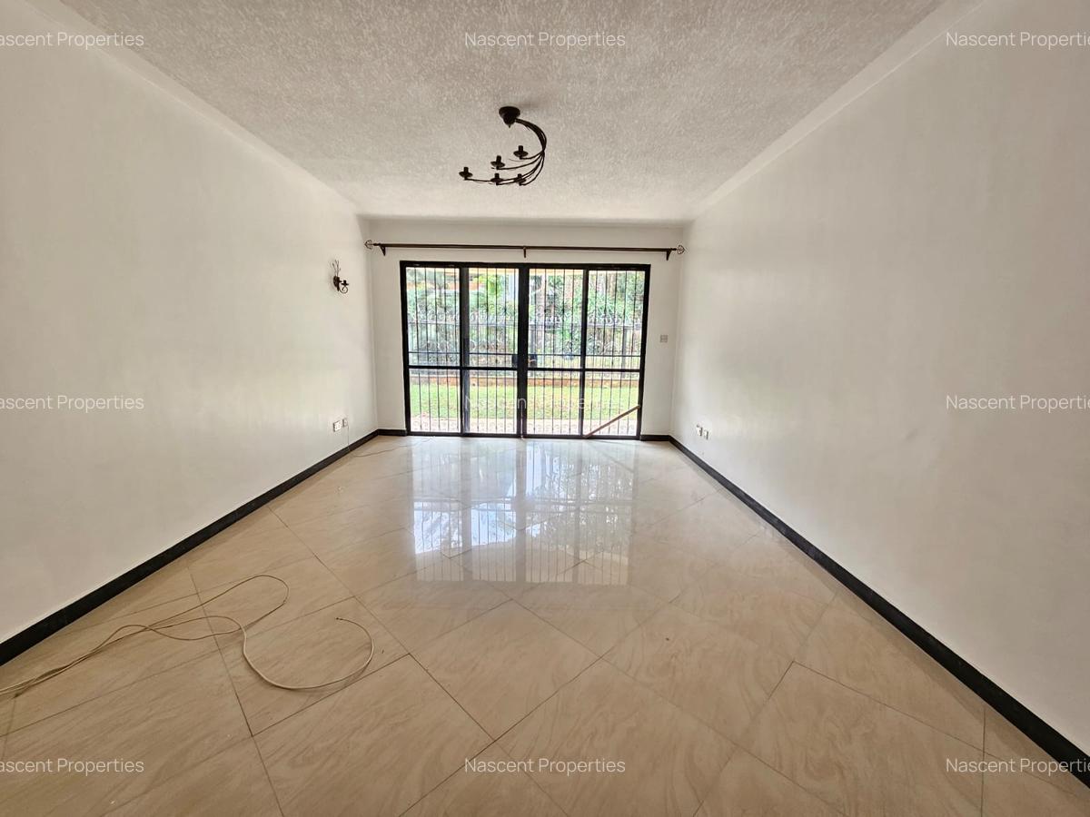 4 Bed Townhouse with En Suite in Spring Valley - 10