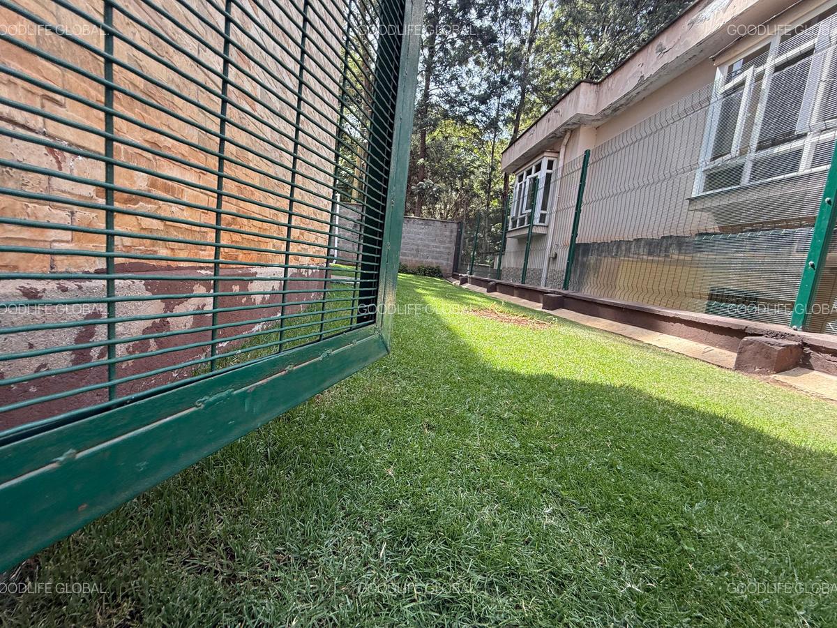 5 Bed Townhouse with En Suite at Lavington - 1