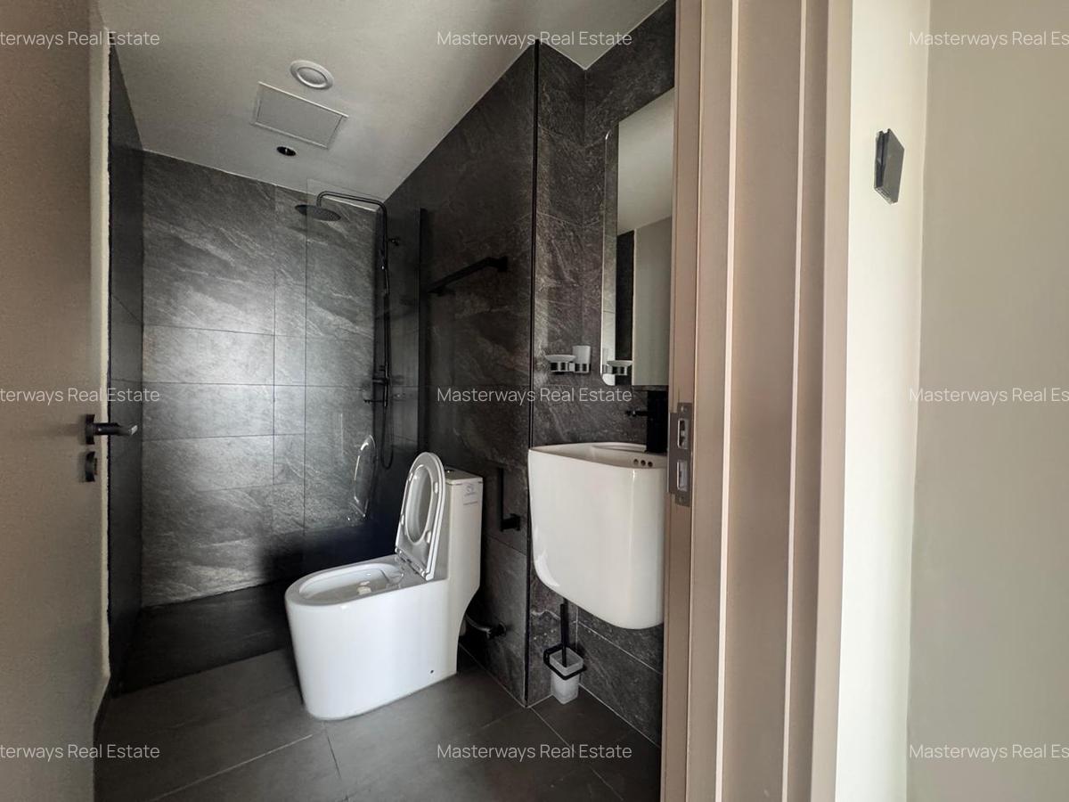 Studio Apartment with Swimming Pool in Upper Hill - 3