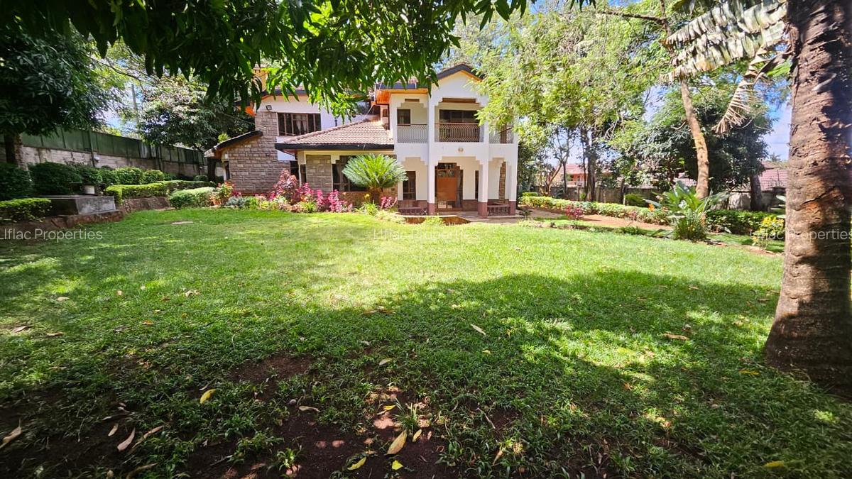 5 Bed House with En Suite in Runda - 2