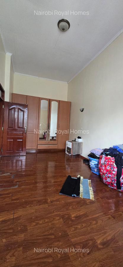 5 Bed Townhouse with En Suite at Isaac Gathanju Close - 17