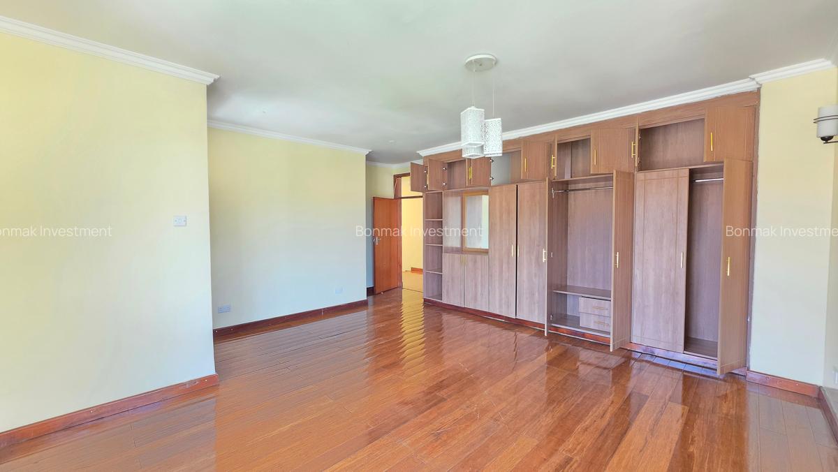 5 Bed Townhouse with En Suite at Lavington Green - 18