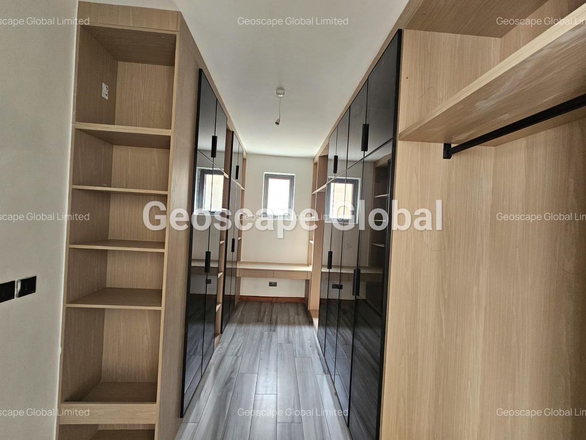 6 Bed Townhouse with En Suite in Lavington - 14