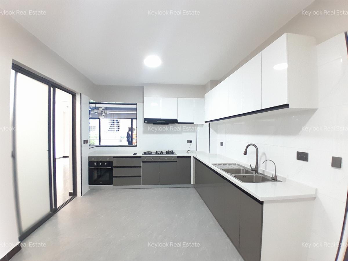 4 Bed Apartment with En Suite at Othaya Road - 9