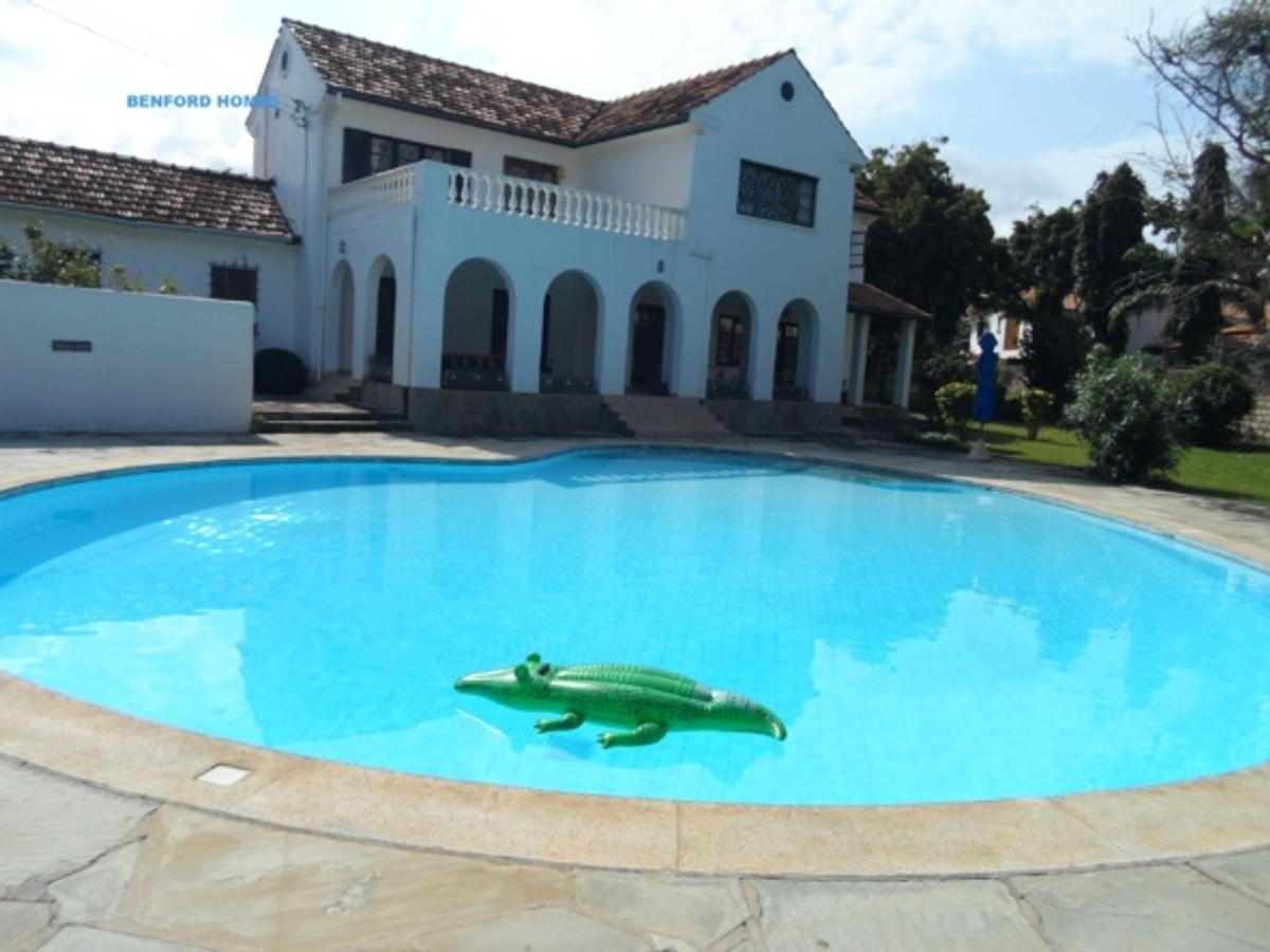 5 Bed Villa with En Suite in Nyali Area - 2