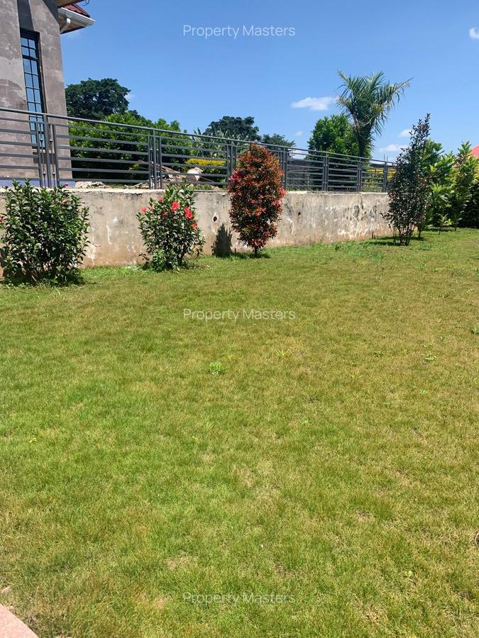 6 Bed House with En Suite at Cianda - 10