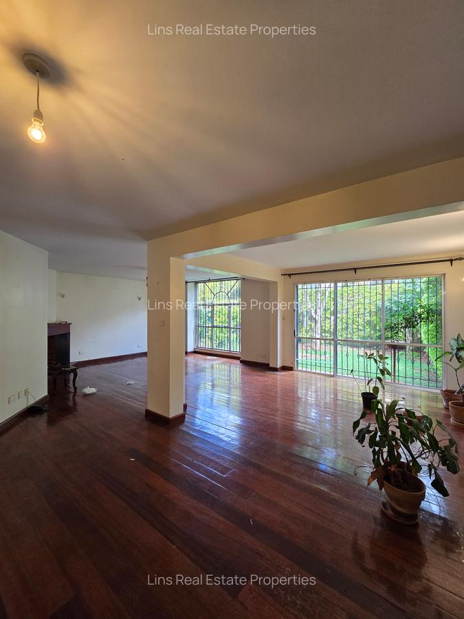 5 Bed Townhouse with En Suite in Brookside - 17