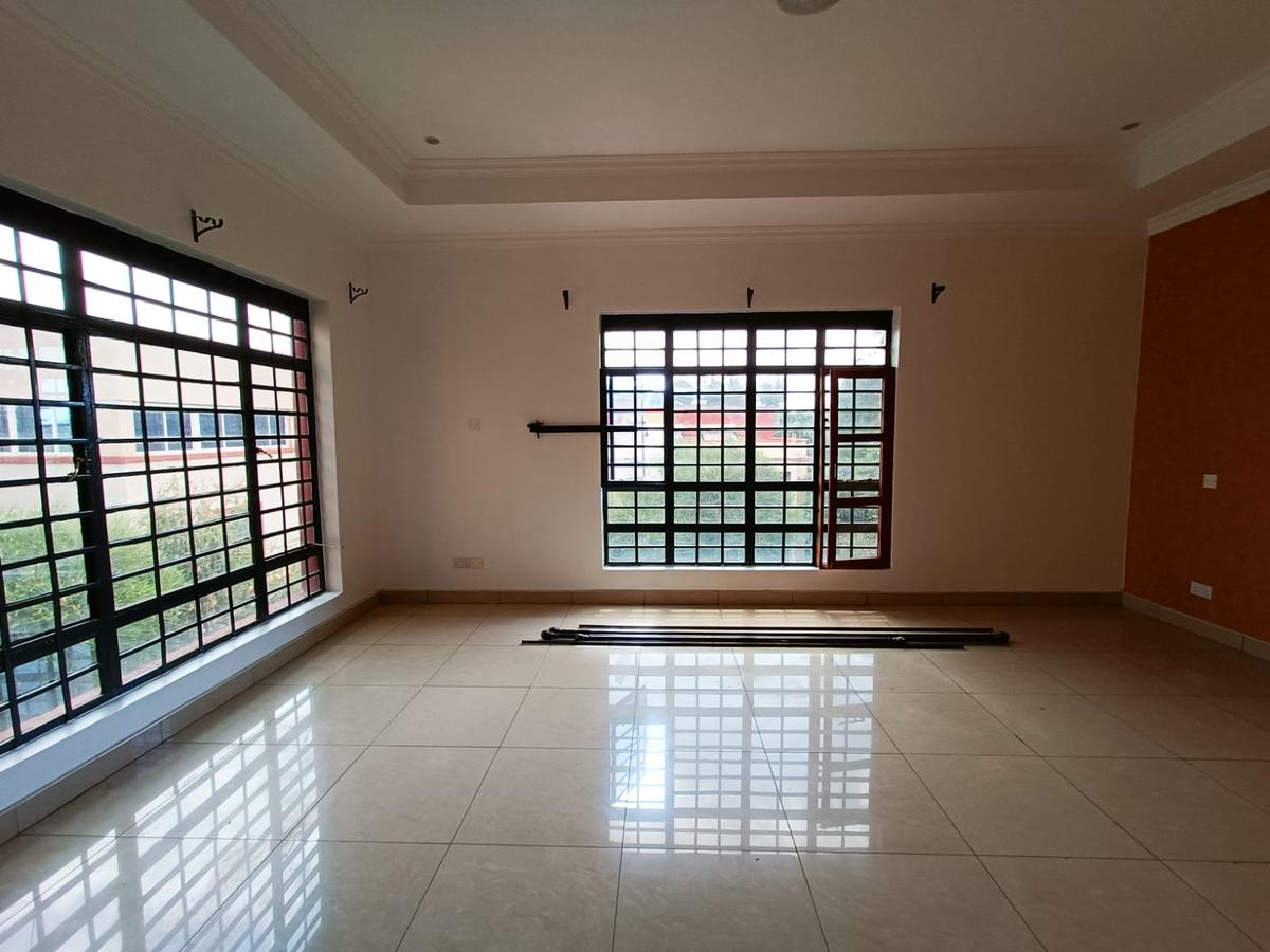 4 Bed House with En Suite in Kiambu Road - 8