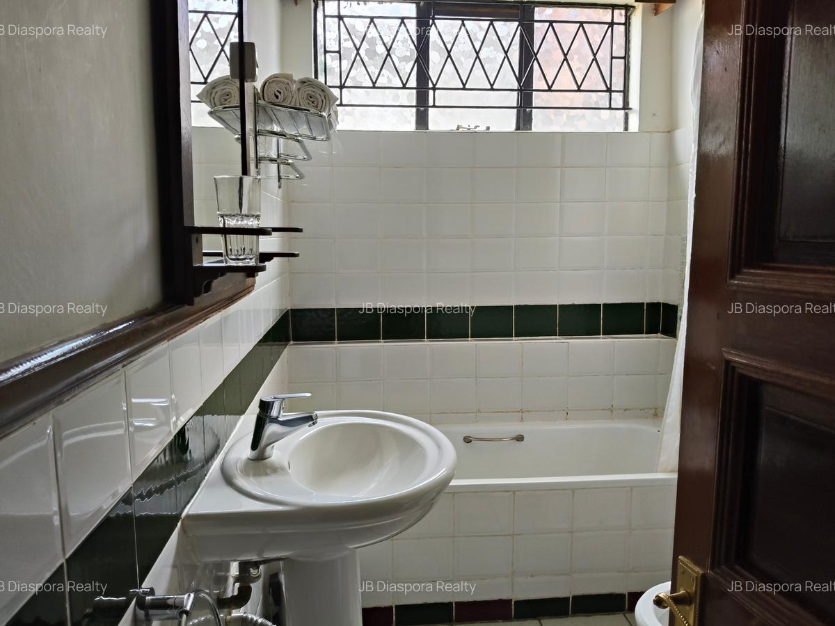 Serviced 2 Bed Apartment with En Suite at Rhapta Road - 7