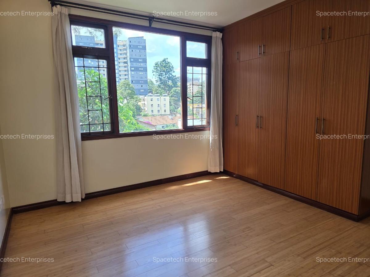 3 Bed Apartment with En Suite in Riverside - 6