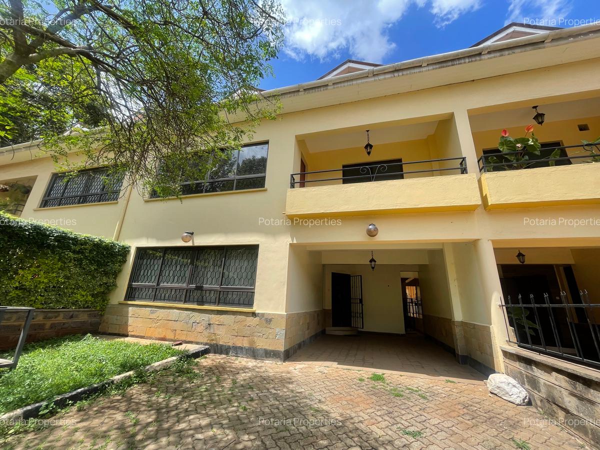 5 Bed Townhouse with En Suite in Lavington - 1