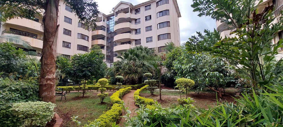 3 Bed Apartment with En Suite at Lavington Green - 5