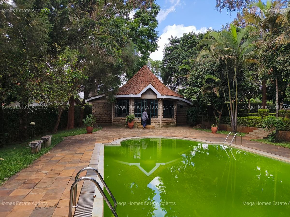 6 Bed House with En Suite in Runda - 6