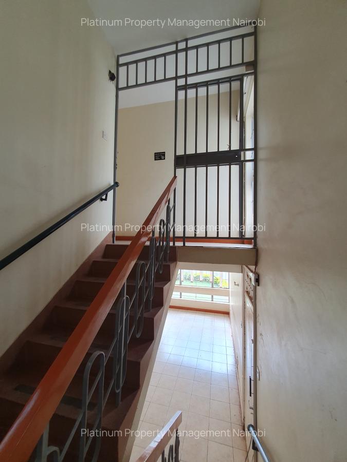 3 Bed House with Garden at Maua Close - 7