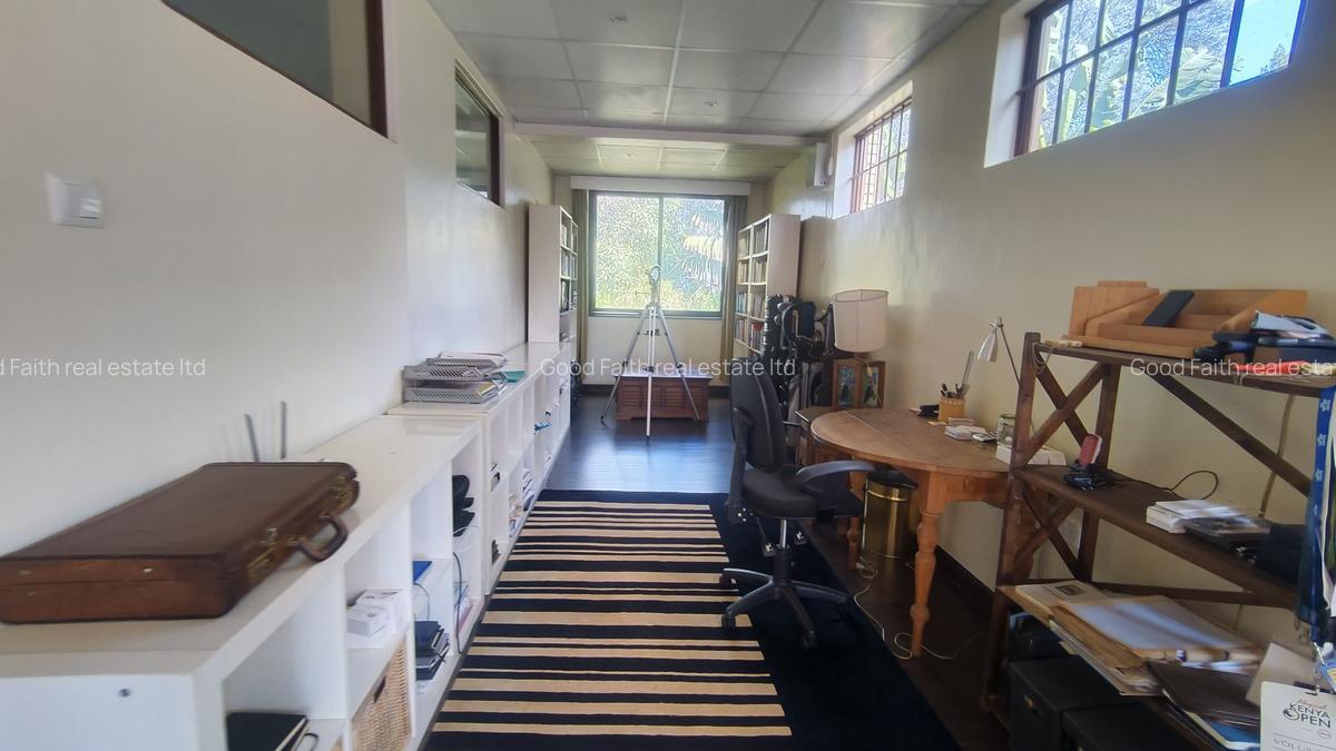 5 Bed House with En Suite in Runda - 9