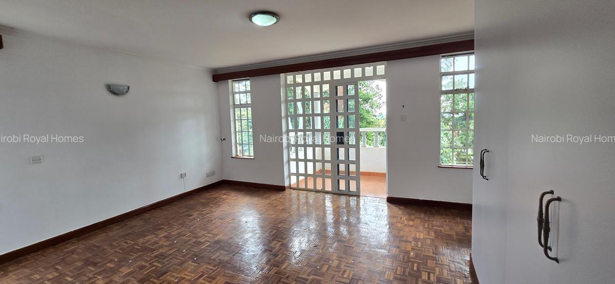 4 Bed House with En Suite at Rosslyn Heights - 12