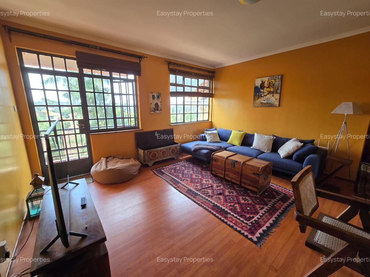 2 Bed Apartment in Ridgeways - 5