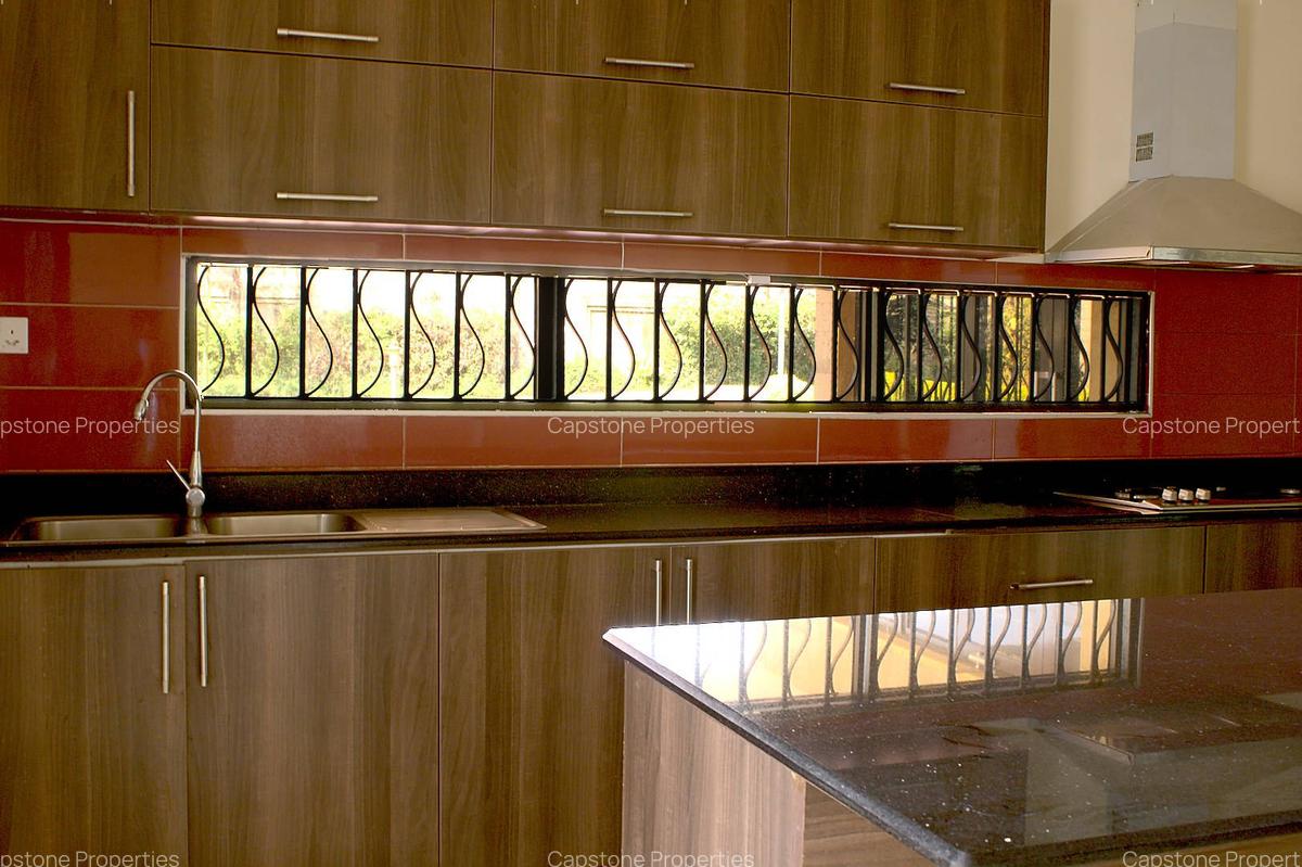 4 Bed Townhouse with En Suite in Runda - 12