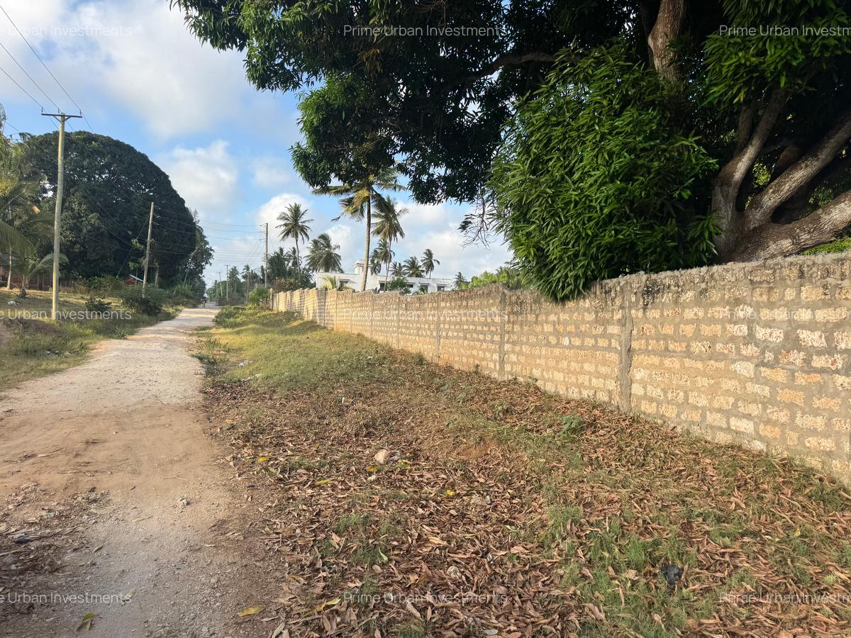 23 ac Land in Kikambala - 11