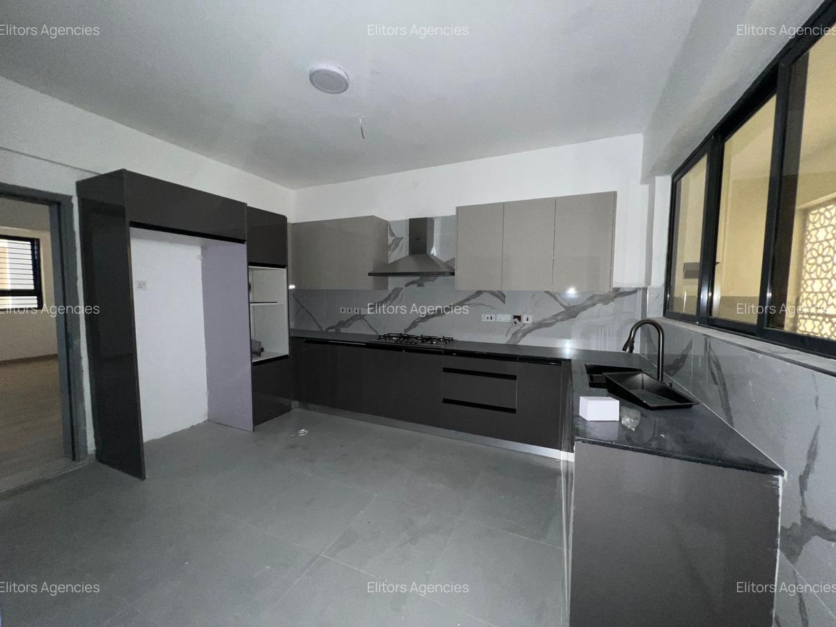 4 Bed Apartment with En Suite at 5Th Parklands - 6
