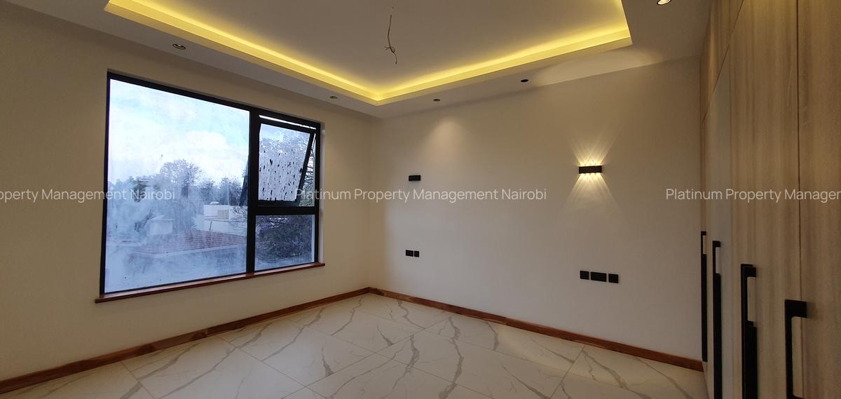 4 Bed Apartment with En Suite in Spring Valley - 18