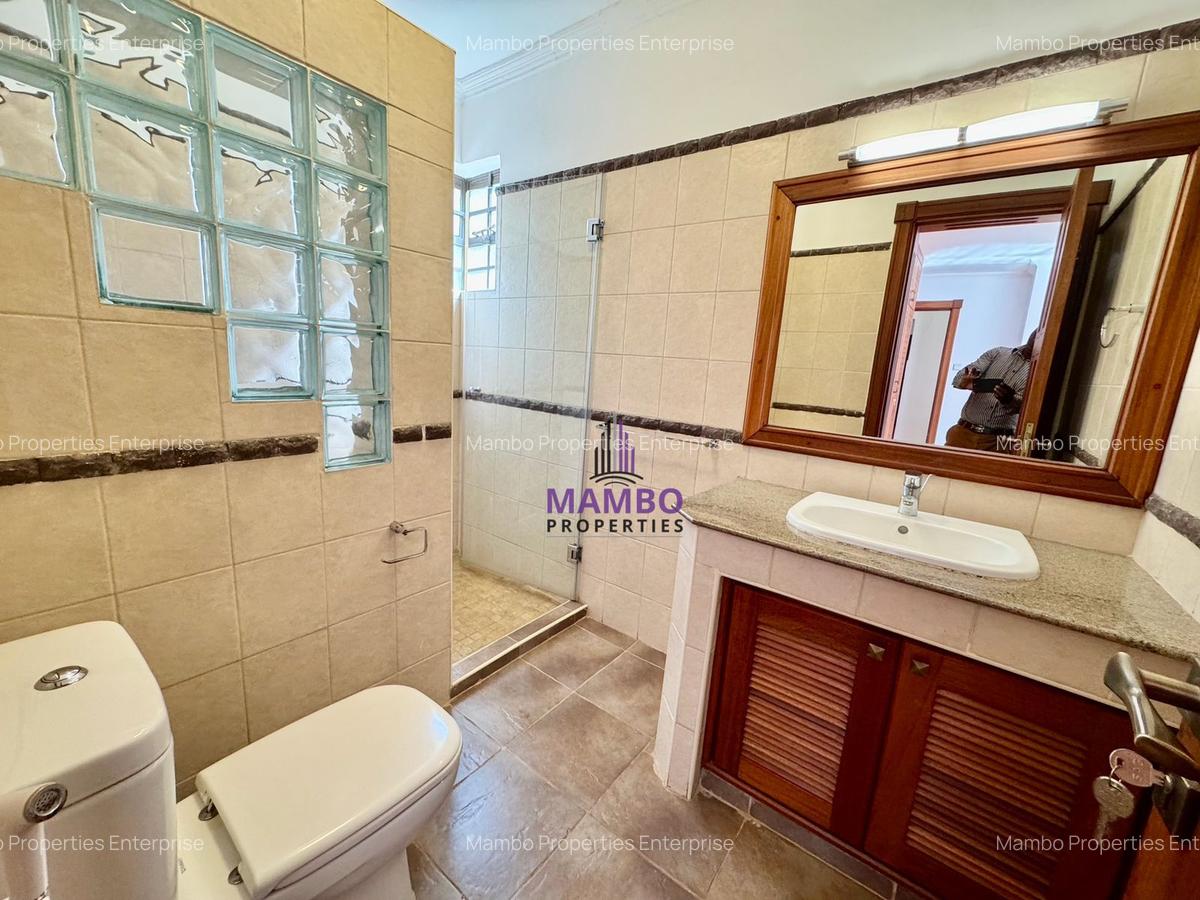4 Bed Townhouse with En Suite at Peponi Rd - 16