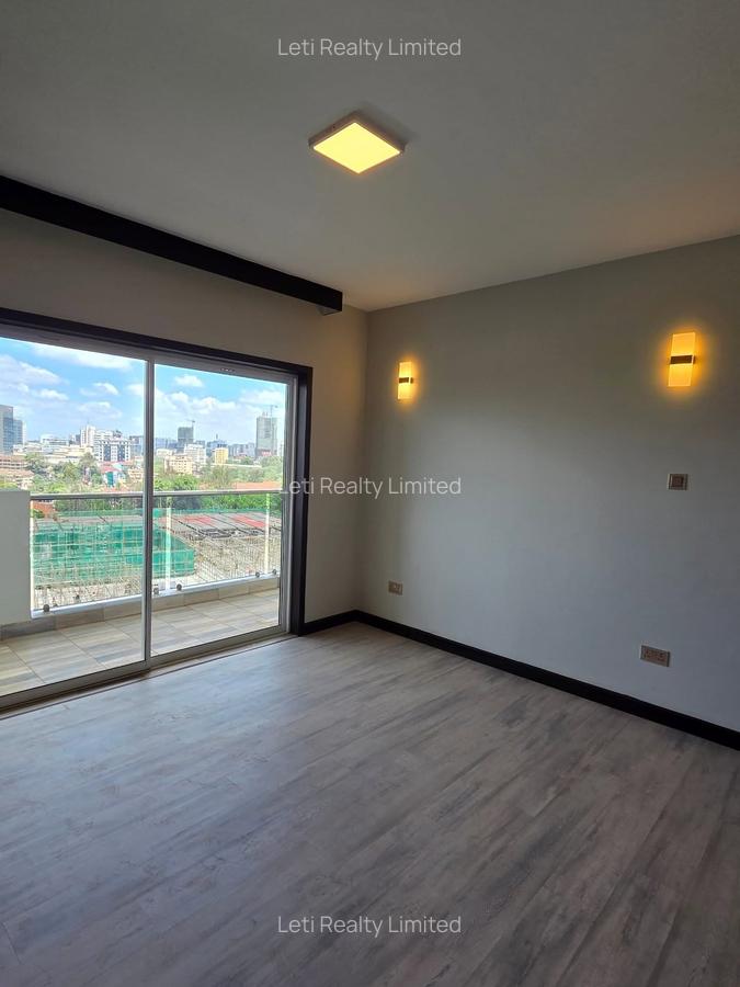2 Bed Apartment with En Suite in Riverside - 15