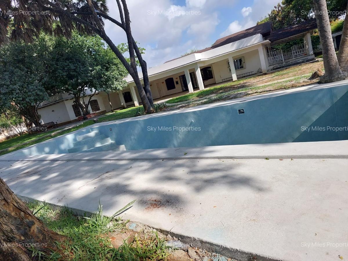 4 Bed Villa with En Suite at Malindi - 4