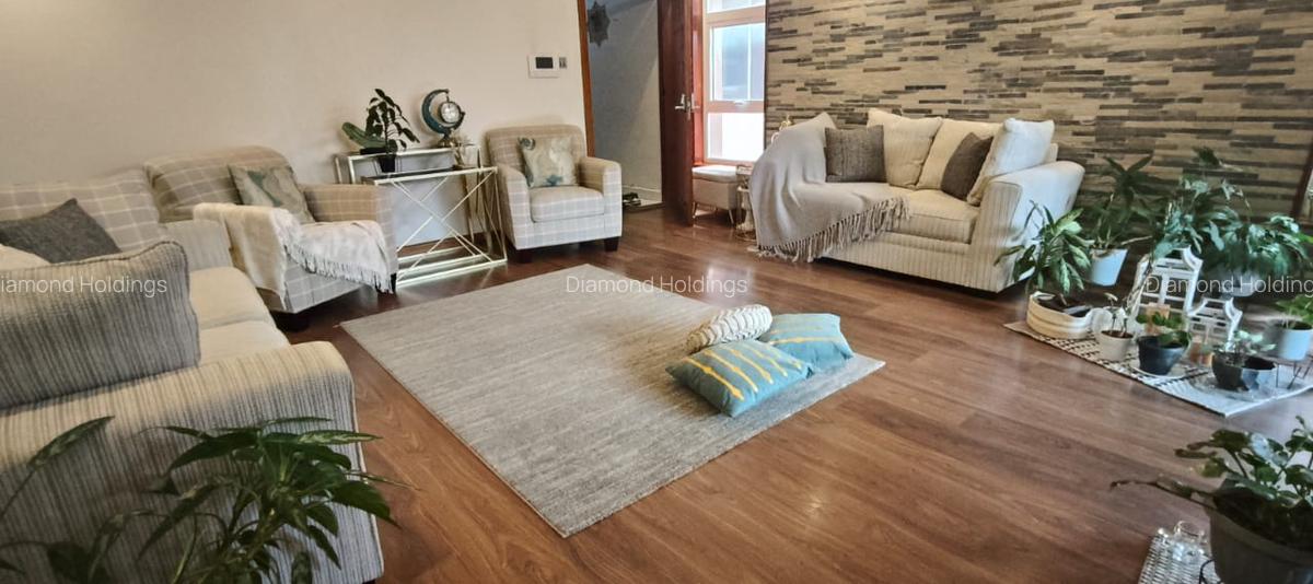 Serviced 4 Bed Apartment with En Suite at Parklands - 1