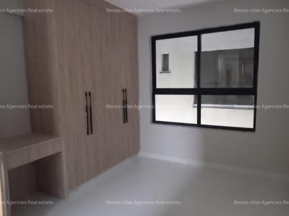 1 Bed Apartment with En Suite at Parklands - 2