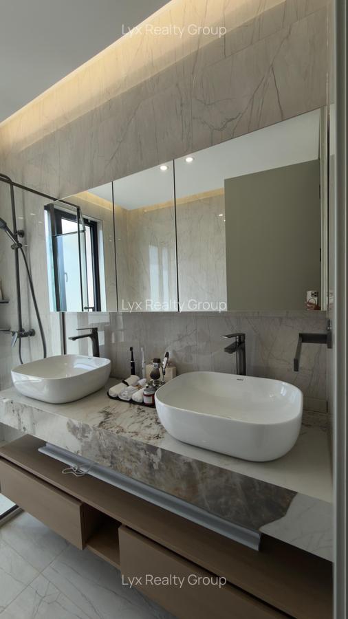 3 Bed Apartment with En Suite in Lavington - 19