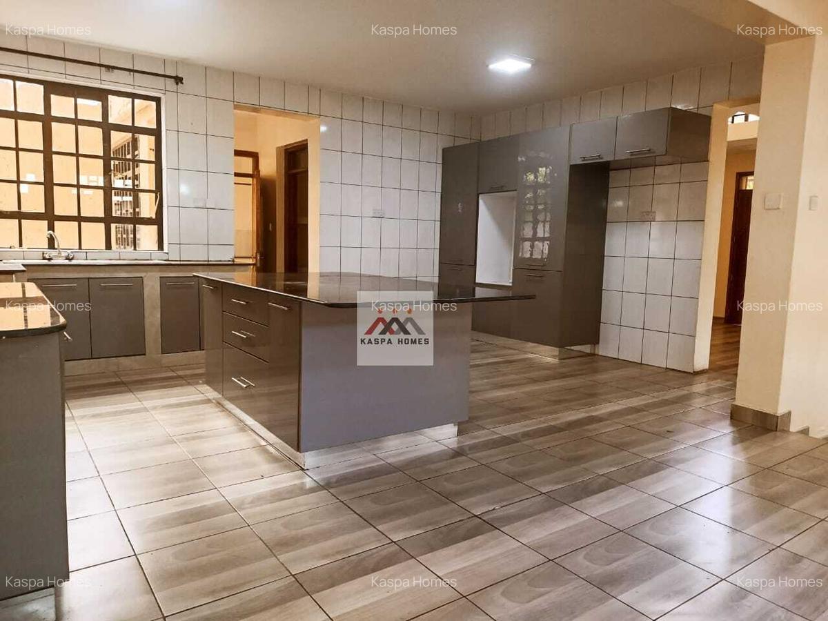 5 Bed Townhouse with En Suite in Westlands Area - 9