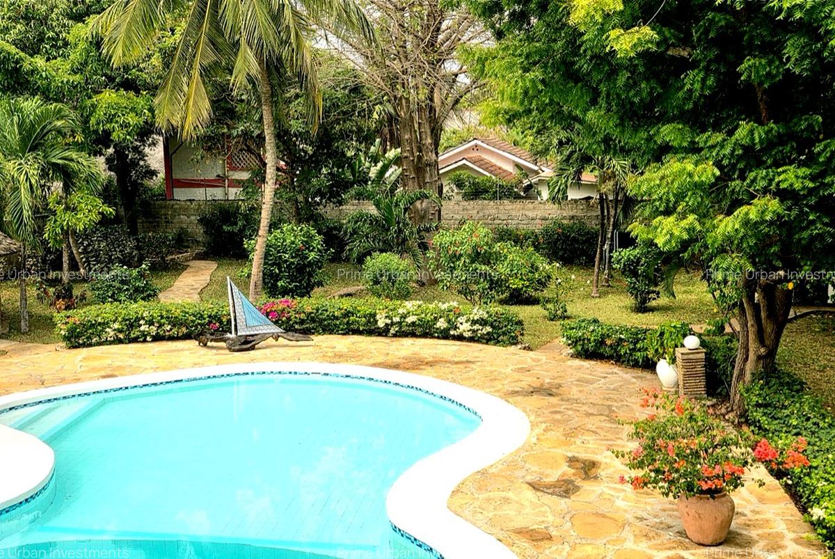 4 Bed House with En Suite at Diani Beach - 10