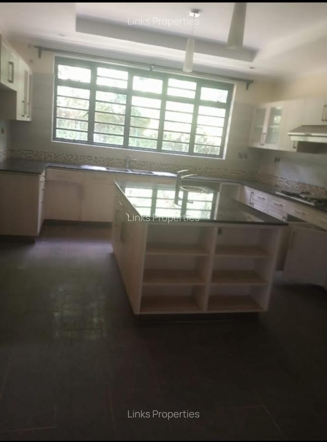 5 Bed Townhouse with En Suite at Karen - 10