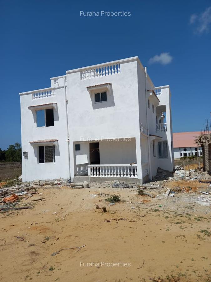 4 Bed Townhouse with En Suite at Utange - 4