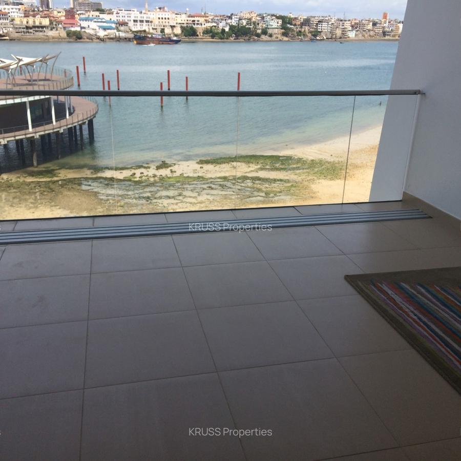 3 Bed Apartment with En Suite at As1930 - 14